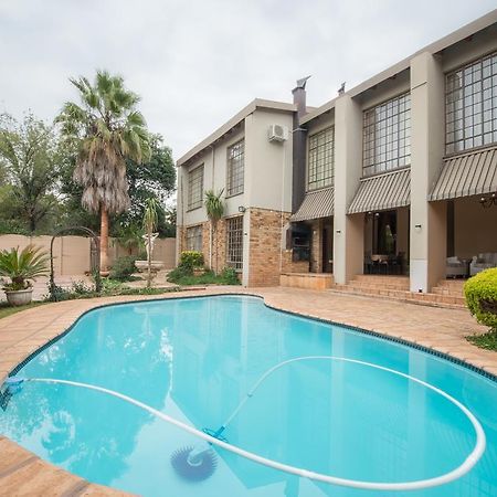 Sunset Manor Guest House Potchefstroom Exteriör bild