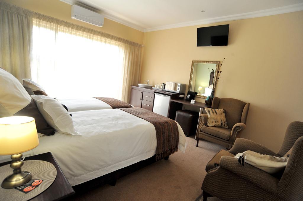 Sunset Manor Guest House Potchefstroom Exteriör bild