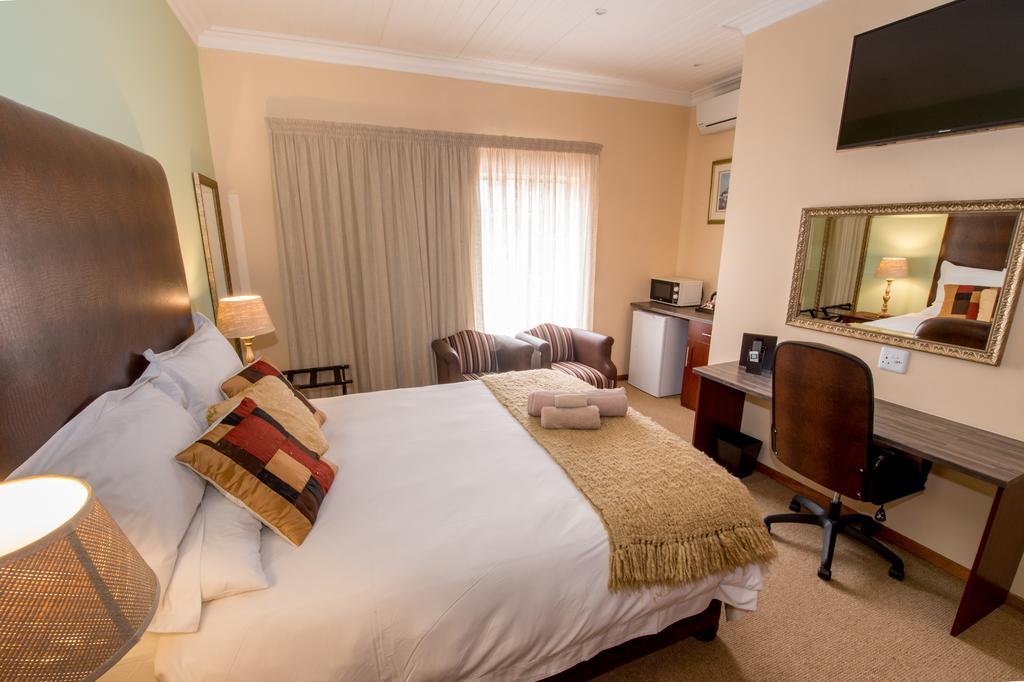 Sunset Manor Guest House Potchefstroom Exteriör bild