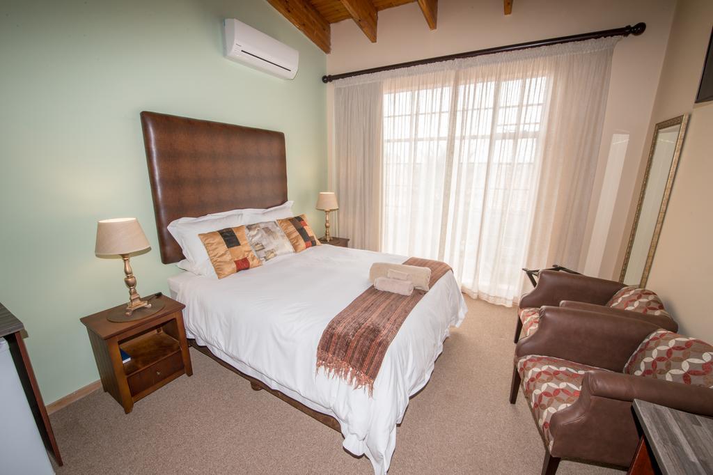 Sunset Manor Guest House Potchefstroom Exteriör bild