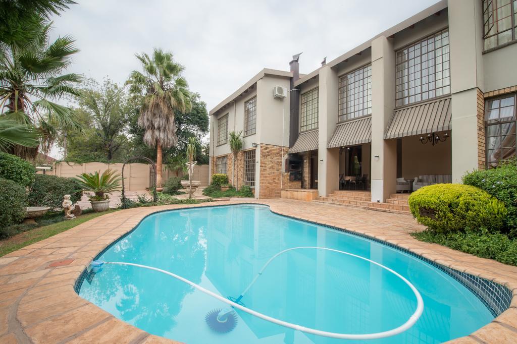 Sunset Manor Guest House Potchefstroom Exteriör bild