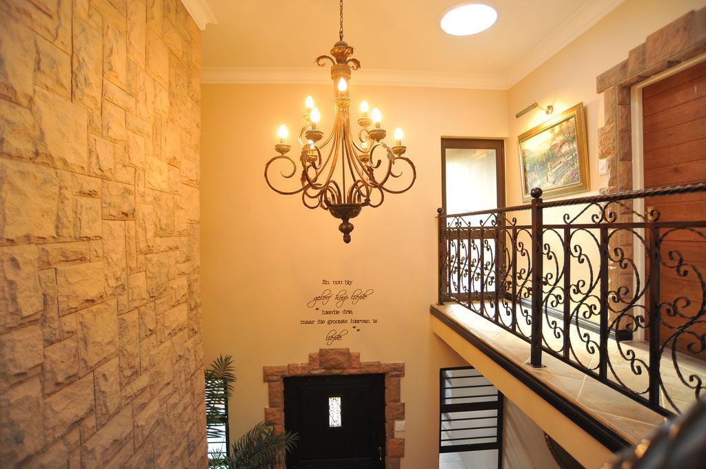 Sunset Manor Guest House Potchefstroom Exteriör bild